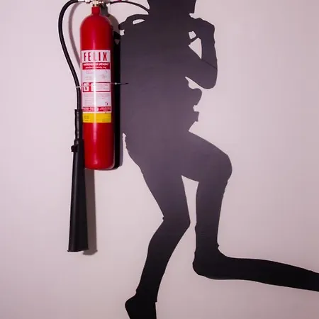 Gas-petrol Motel