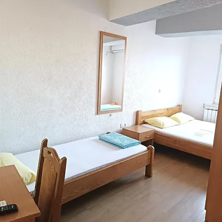 Gas-petrol Motel *